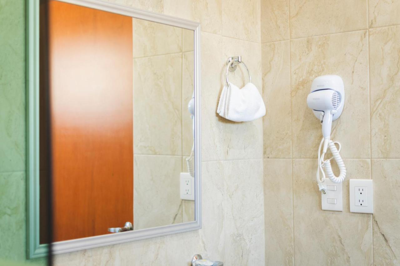 La Lola Hotel & Suites Mazatlan Bagian luar foto
